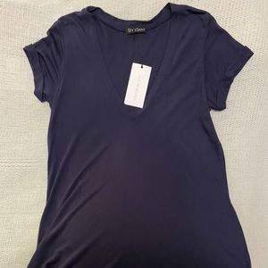 Style Saint blue v-neck tee
